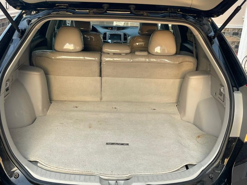 Thumbnail 2 of 2010 Toyota Venza